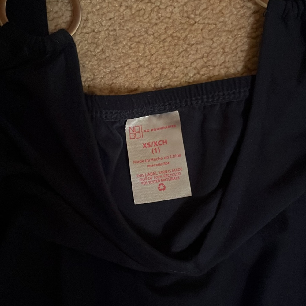 No boundaries, women’s size extra small blue and white romper - Picture 8 of 8